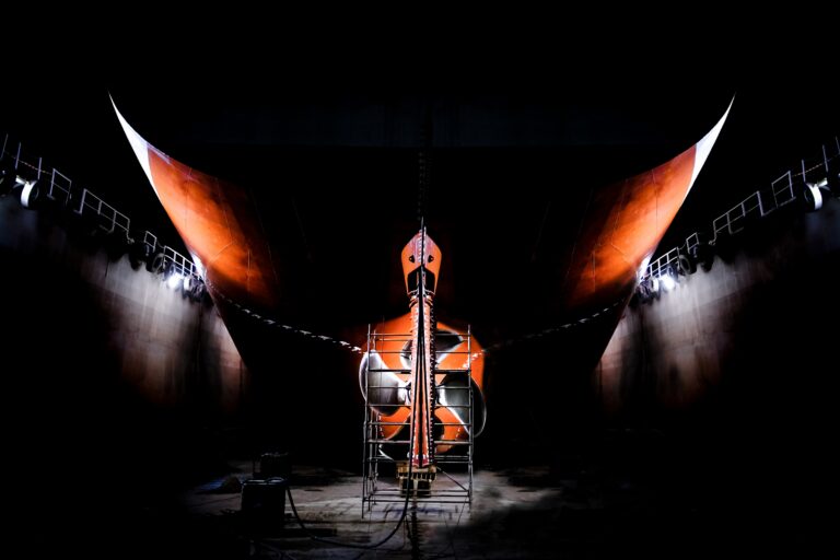 Chantier naval , bateau obscur Afrique